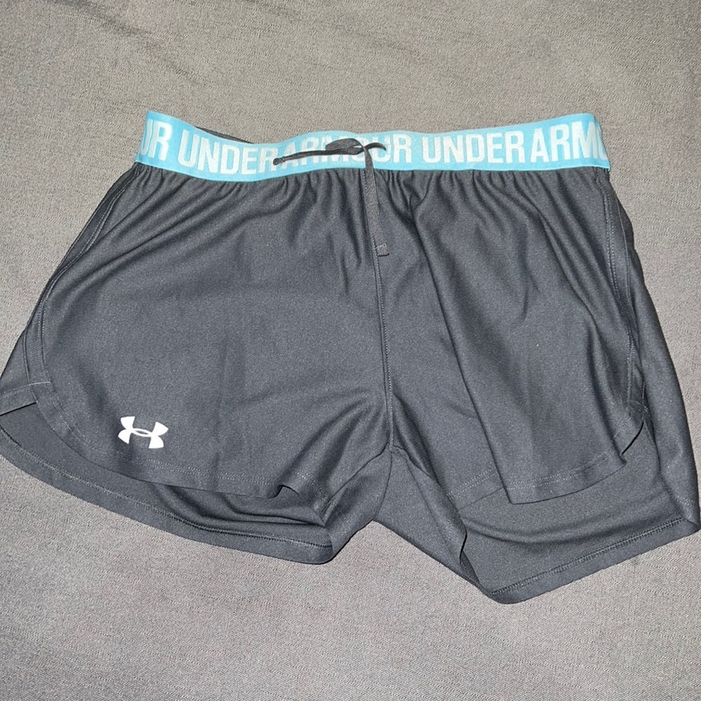 SMALL GREY UNDER ARMOUR SHORTS